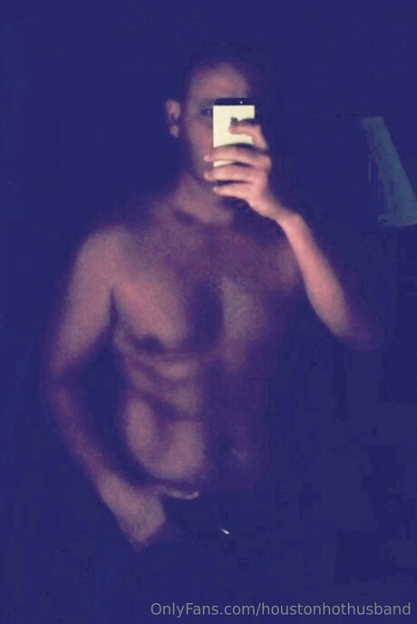 Houstonhothusband is on onlyfans