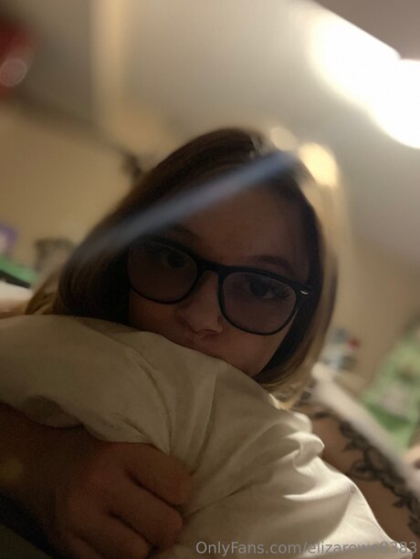 Elizarowe8383 nude onlyfans