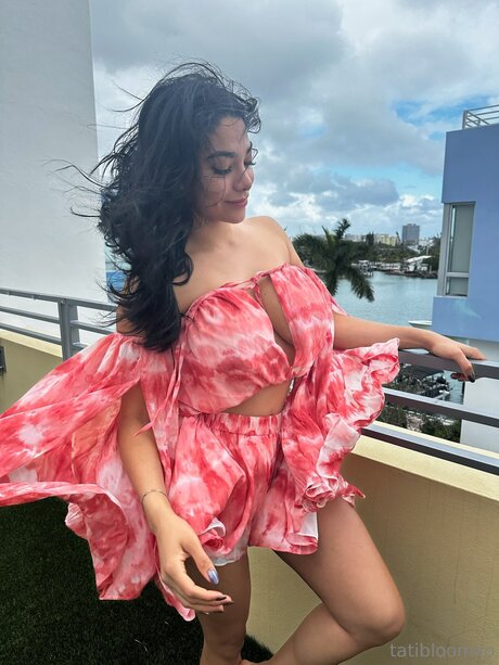 Tatibloomxo onlyfans ass