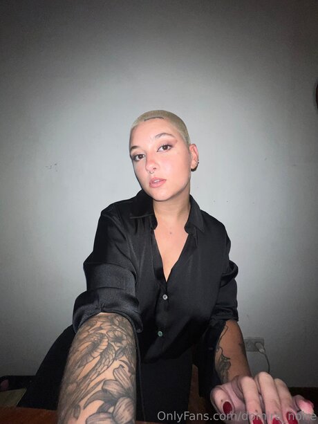 Domira Noire onlyfans nide