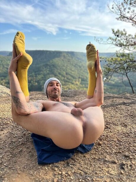 Mistercalix onlyfans leaked.