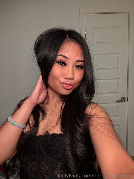Prettyfacemulan only fans nudes