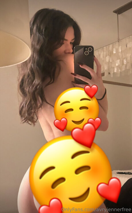 Avryjennerfree onlyfans leak free