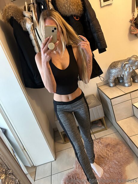 Leonie Sanders leaked onlyfans pictures