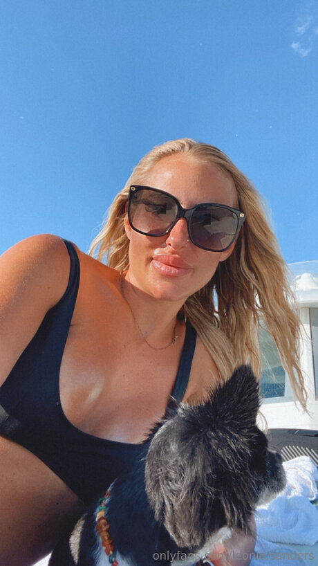 Leonie Sanders onlyfans naked leaked