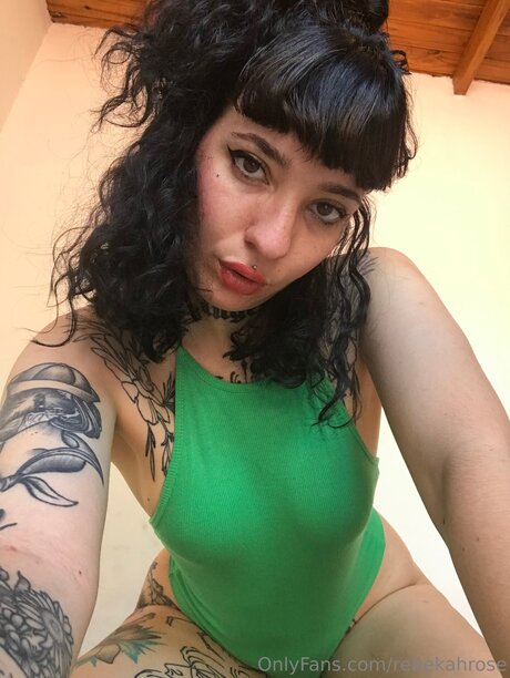 Rebekahrose onlyfans free content