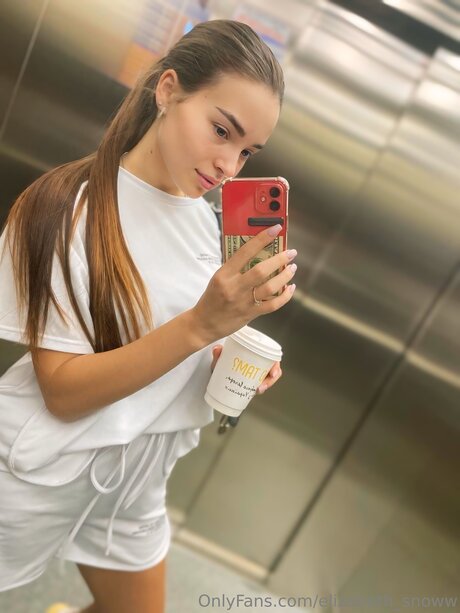 Elizabeth Dreamm tits onlyfans