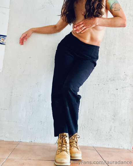 Lauradance Profile image