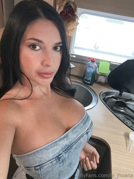 La Jhoana onlyfans leaked.