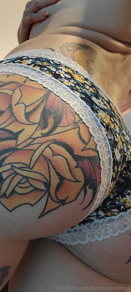 Theneongoddess new onlyfans leak