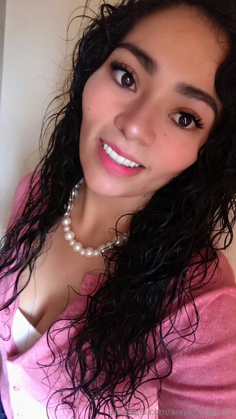 Annathedentist onlyfans posts