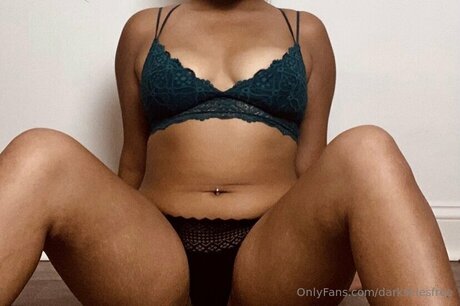 Darkskiesfree onlyfans leaked nude