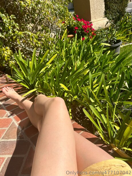 Prettylittlethang2004 feet onlyfans