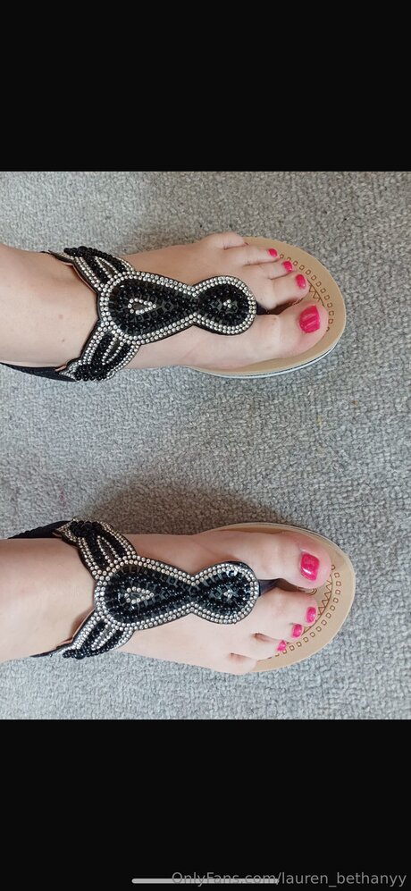 Lauren Bethanyy onlyfans images