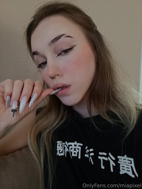 Miapixel onlyfans desnuda