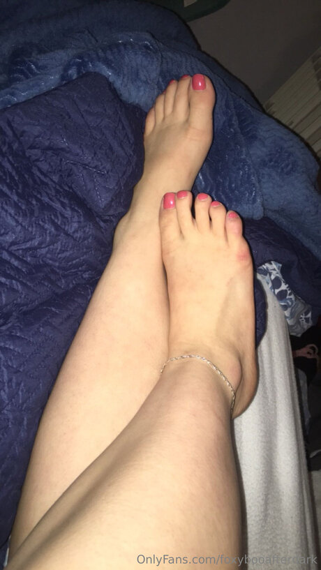 Foxybooafterdark onlyfans nude tits