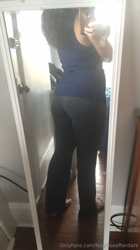 Foxybooafterdark onlyfans striptease