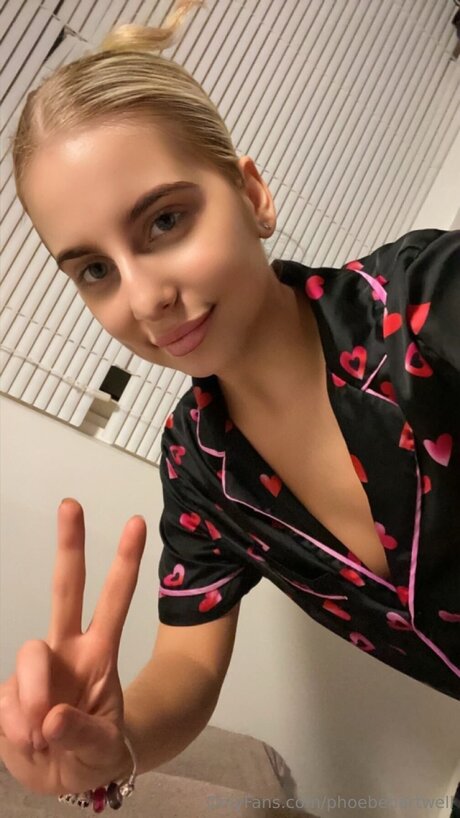 Phoebehartwell onlyfans model photos