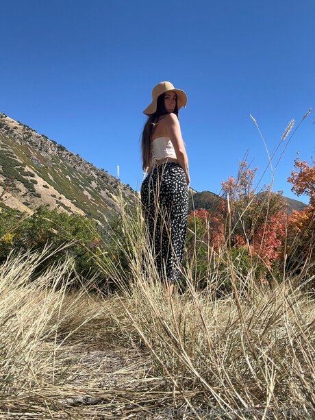 Thelucyjane strip onlyfans