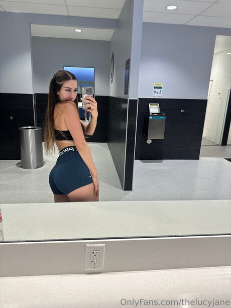 Thelucyjane naked onlyfans pics