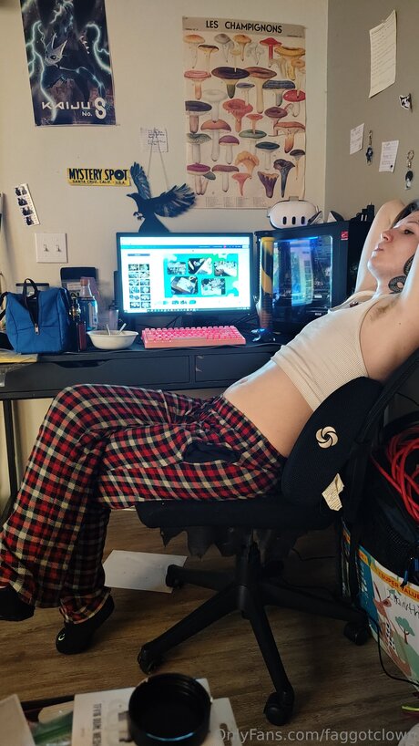 Faggotclown onlyfans nsfw