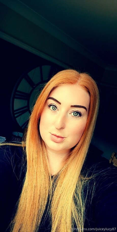 Juiceylucy87 only fans pics