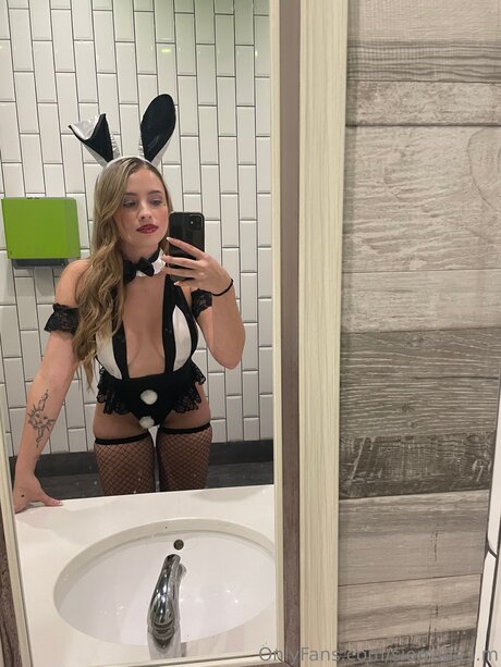 Sierraaa L M only fans nude leaks