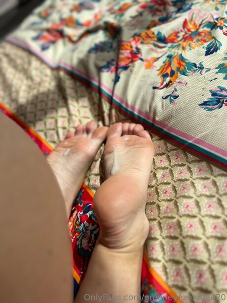 Greeneyezonme420 xxx only fans