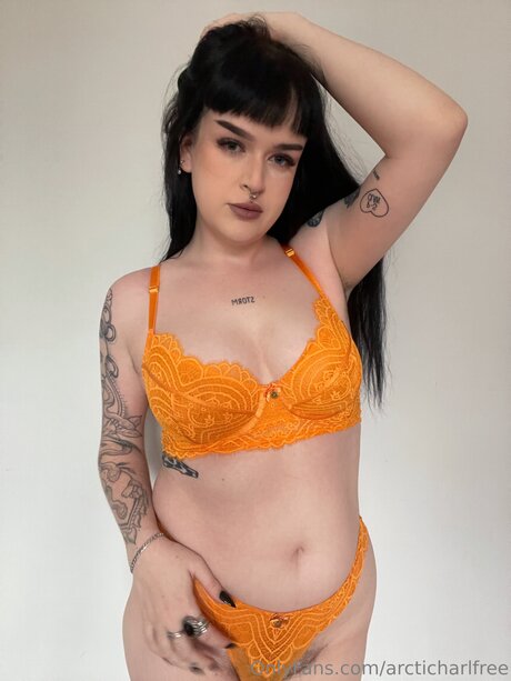 Otherarcticharl onlyfans desnuda