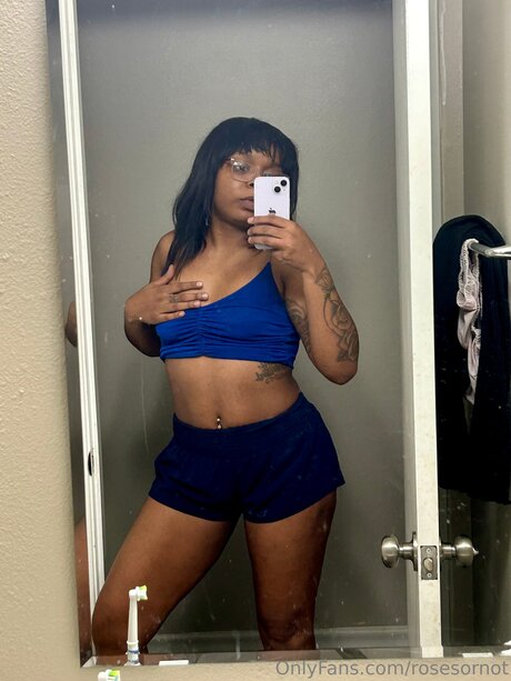 Rosesornot onlyfans gratis