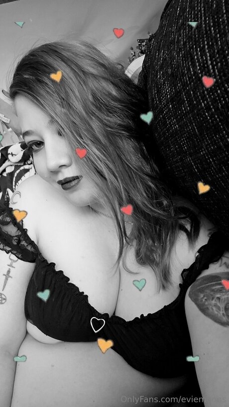 Eviemoons onlyfans sex leaks