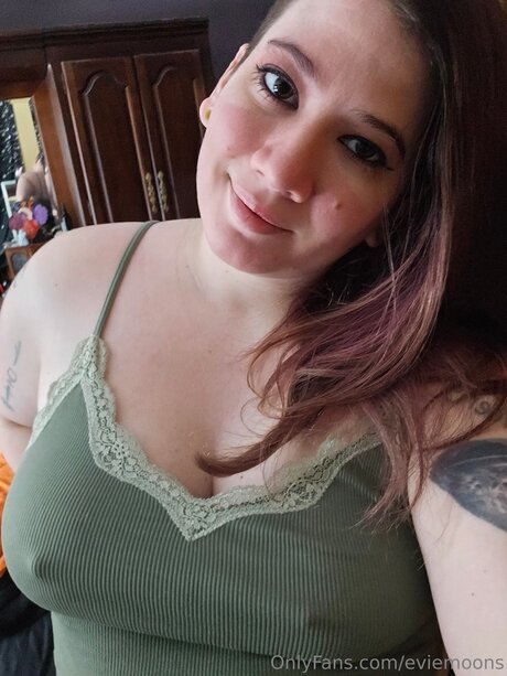 Eviemoons nude onlyfans leaked