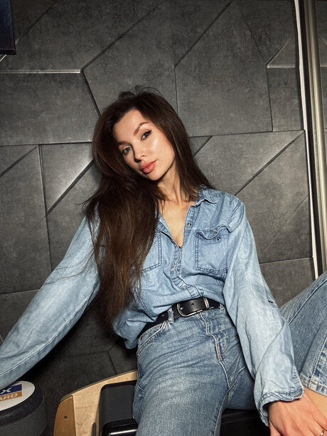 Larahook only fans pic