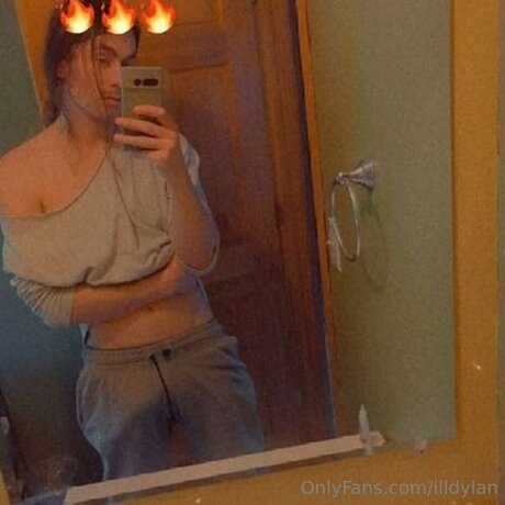 Illdylan onlyfans topless