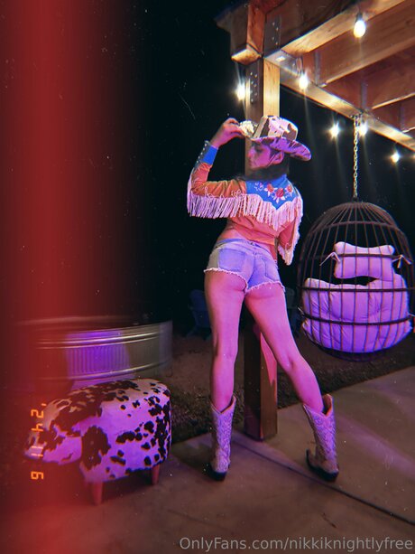 Nikkiknightlyfree onlyfans pic