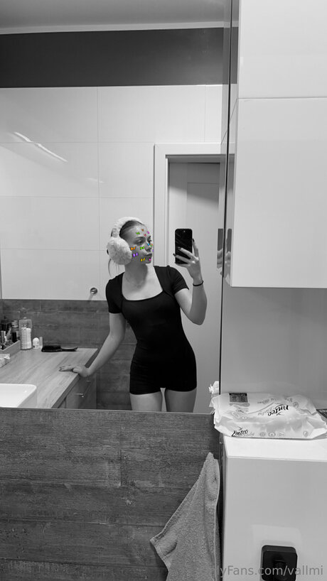 Vallmi on onlyfans