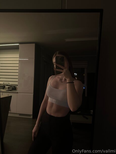 Vallmi onlyfans hot