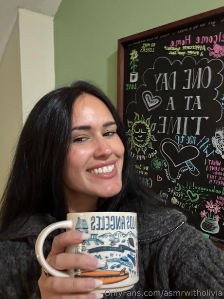 Asmrwitholivia onlyfans leak ass