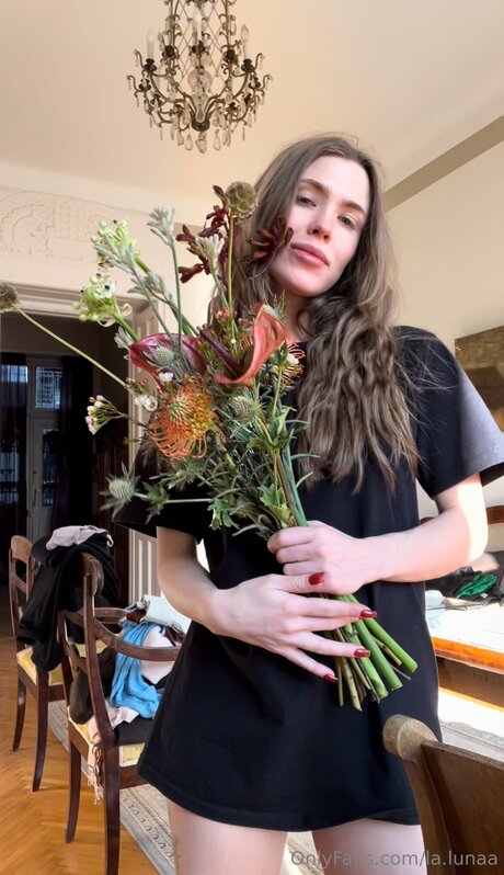 La Lunaa onlyfans leaked pics