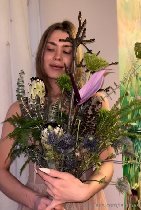 La Lunaa only fans leak nude