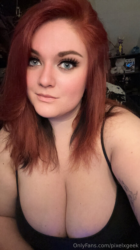 Pixelxgeek topless onlyfans