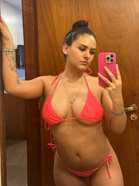 Selenasmilesalways naked on onlyfans