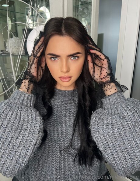 Mia Moone onlyfans fotos