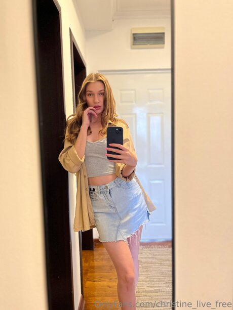 Christine Live Free onlyfans leaked.