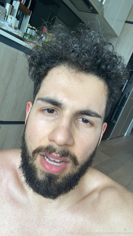 Curly Brown Hairdude only fans leaked