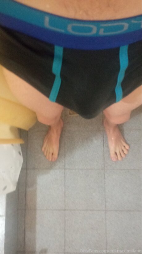 Erikmaximiliano onlyfans free content