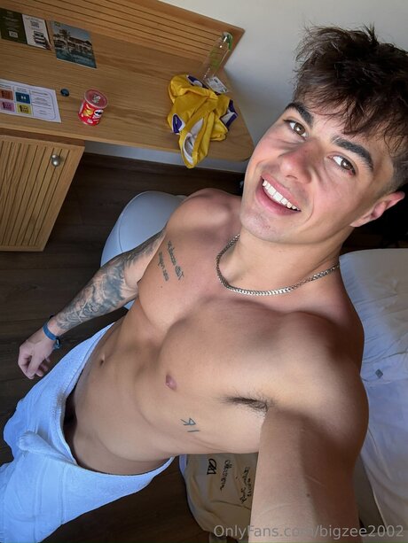 Bigzee2002 onlyfans mega
