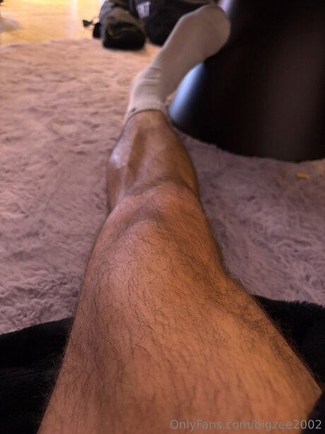 Bigzee2002 leaks onlyfans
