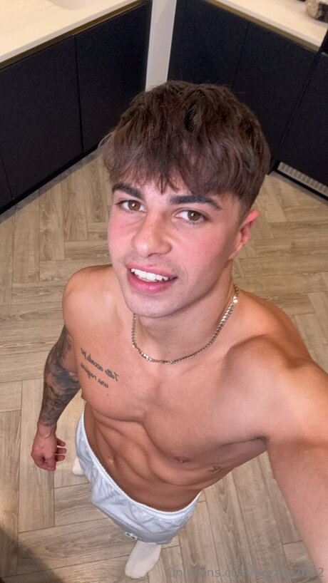 Bigzee2002 onlyfans images