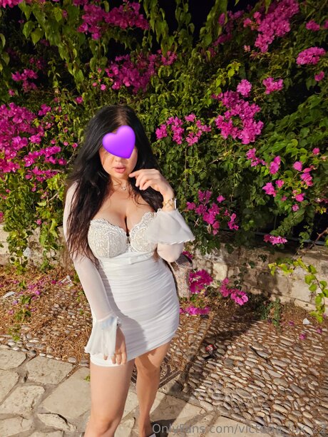 Victoria Lux 22 only fans leaked